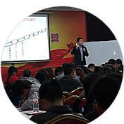 專家輔導、現場沙龍,更多干貨與人脈資源 專家輔導、現場沙龍,更多干貨與人脈資源